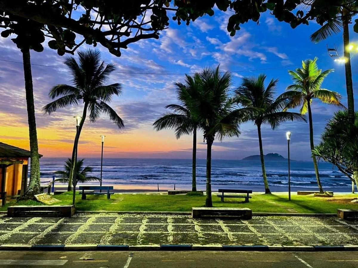 Apartment Vista Linda: Beachfront In With Sea View *