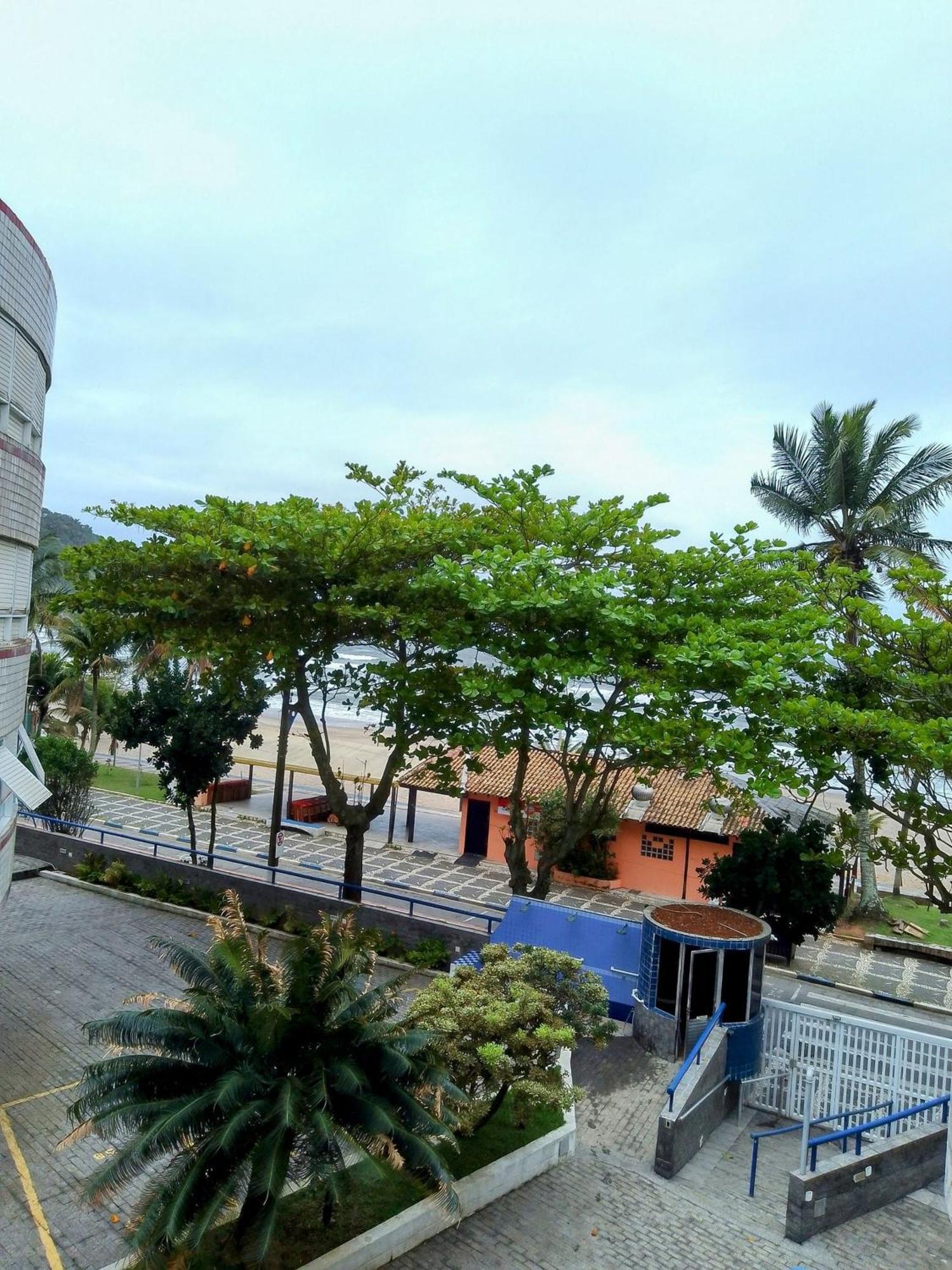 Vista Linda: Beachfront In With Sea View *