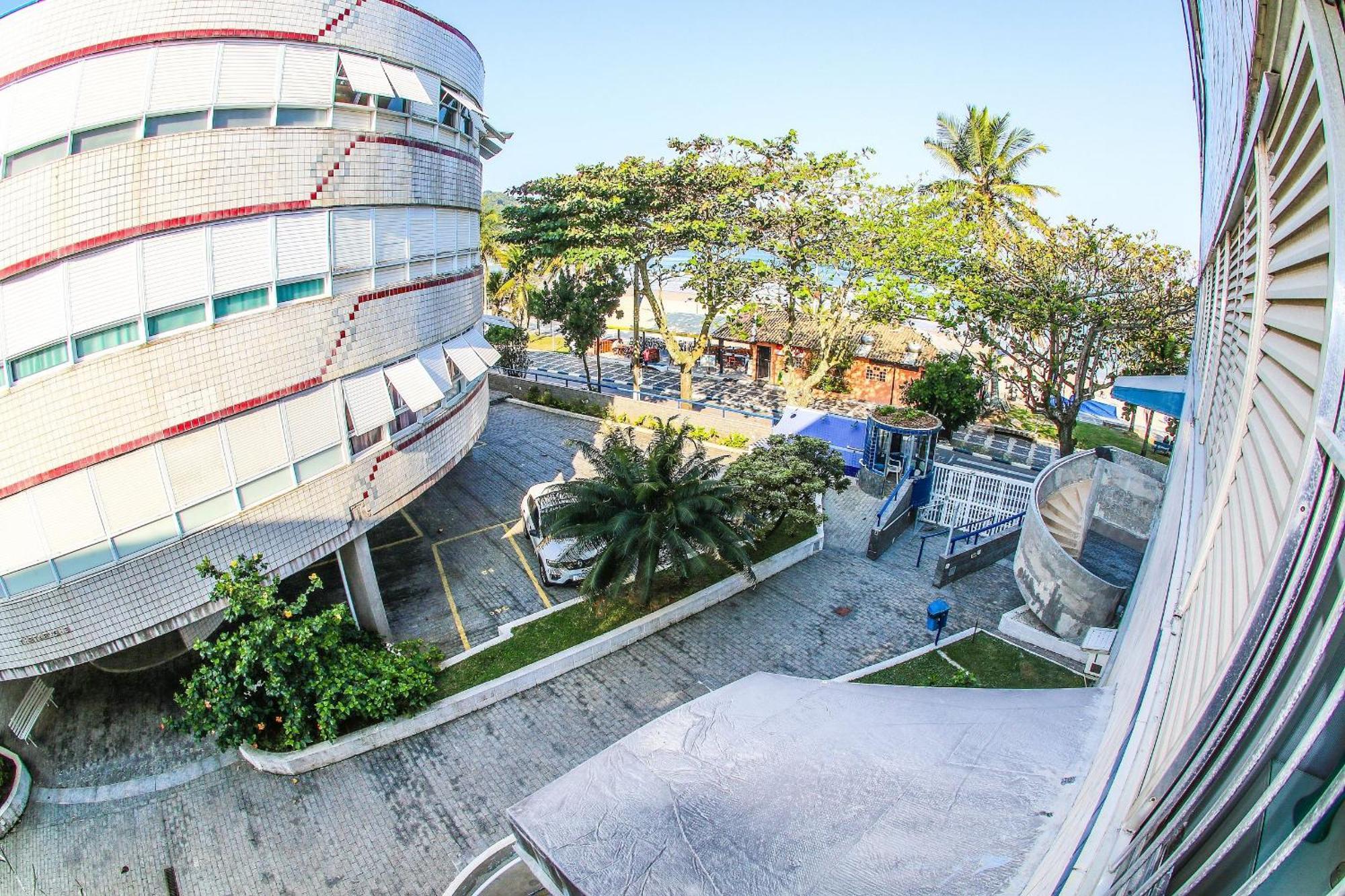 Vista Linda: Beachfront In With Sea View Guaruja