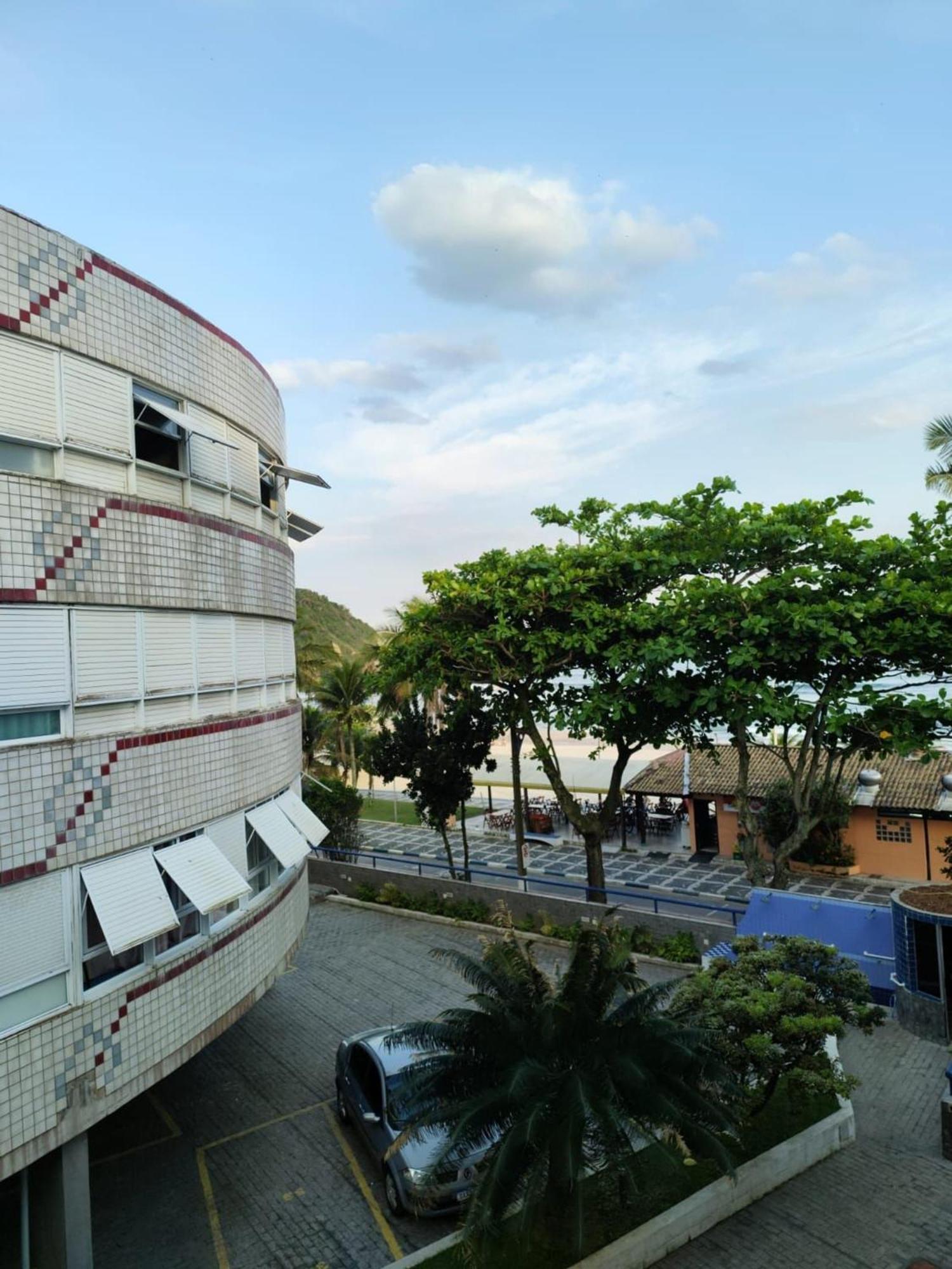 Vista Linda: Beachfront In With Sea View *